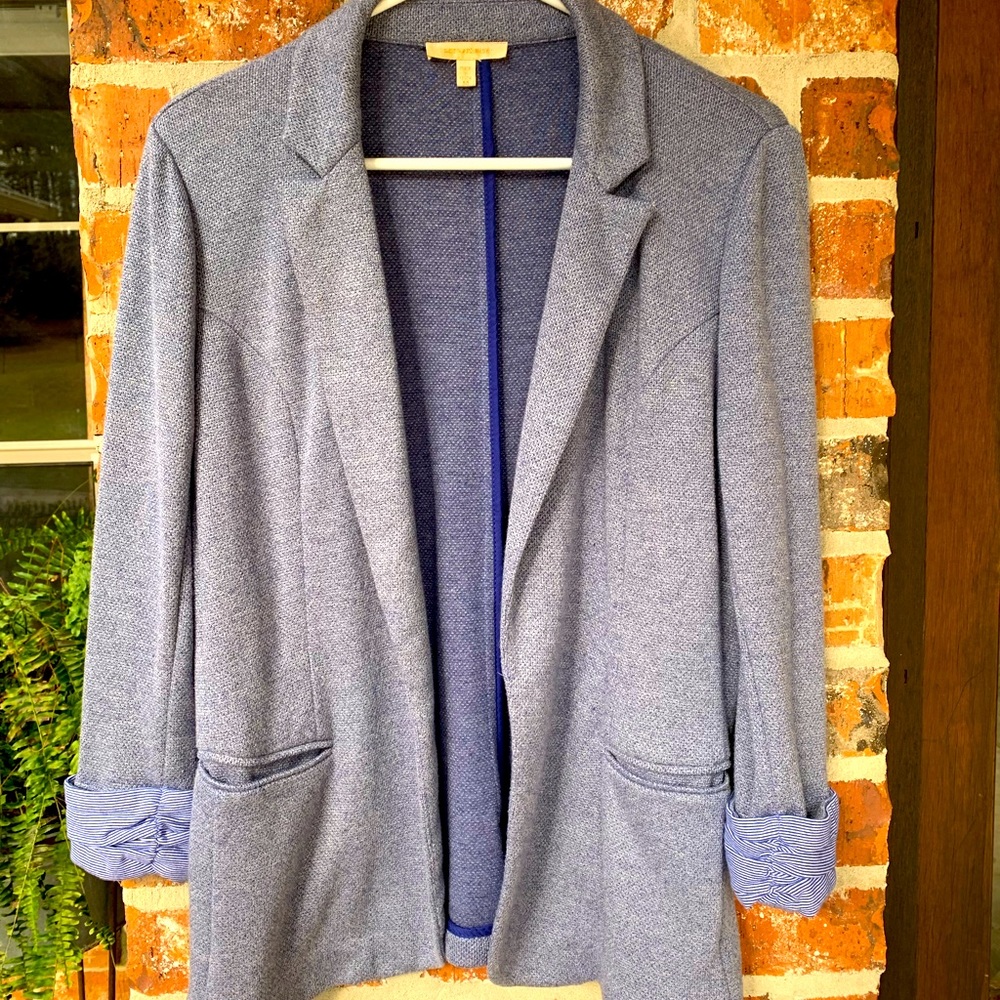 Knit Blazer w/ ruched 3/4 sleeve.